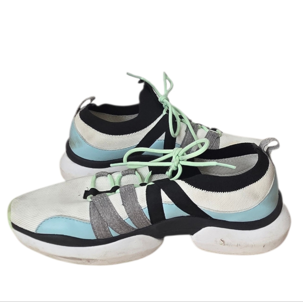 Nurture Women's Response Boulder Sneakers